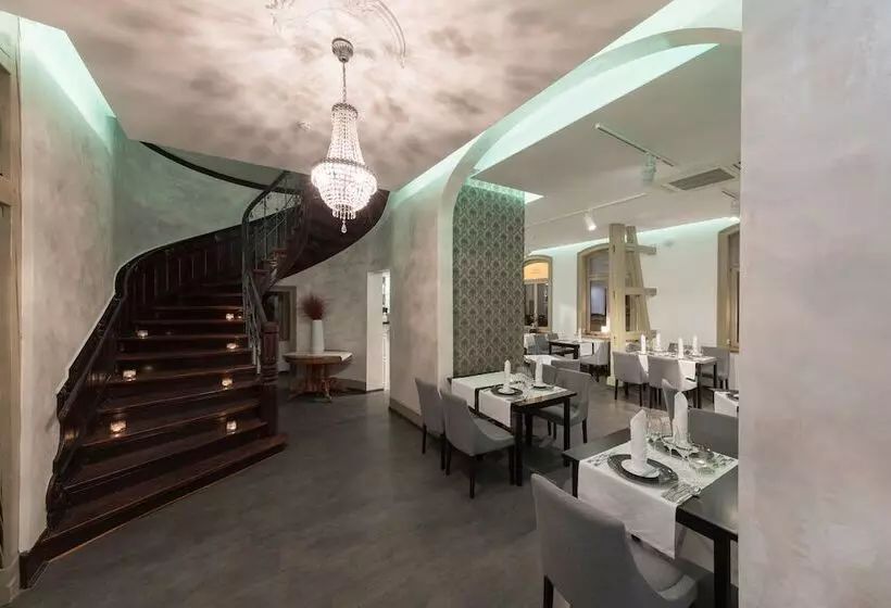 Hotelli Luxus Hostel Rabe