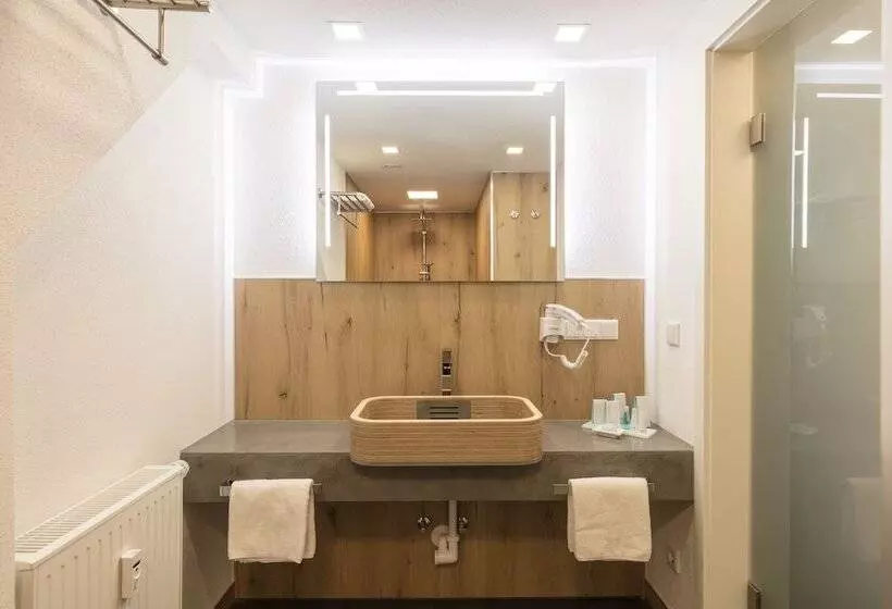 Hotelli Luxus Hostel Rabe