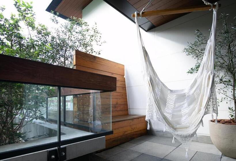 Otel Trunkcat Street