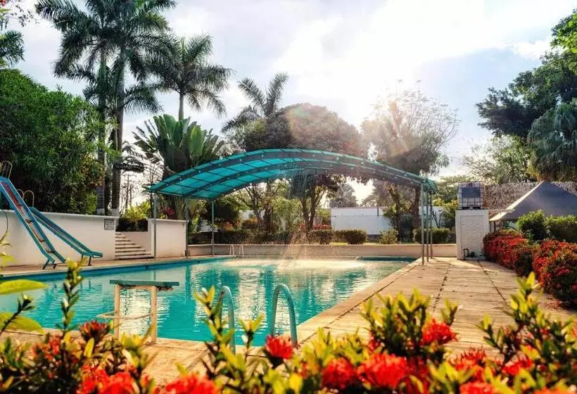 ホテル Villa Blanca Suites