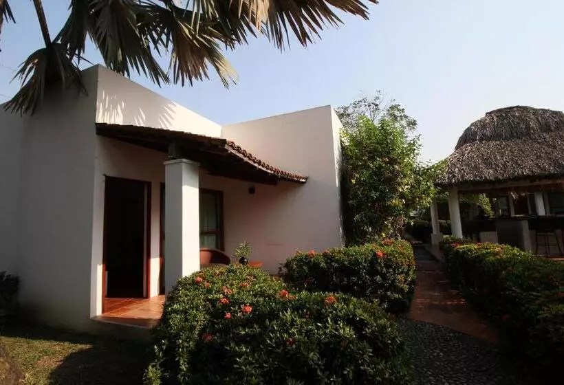 ホテル Villa Blanca Suites