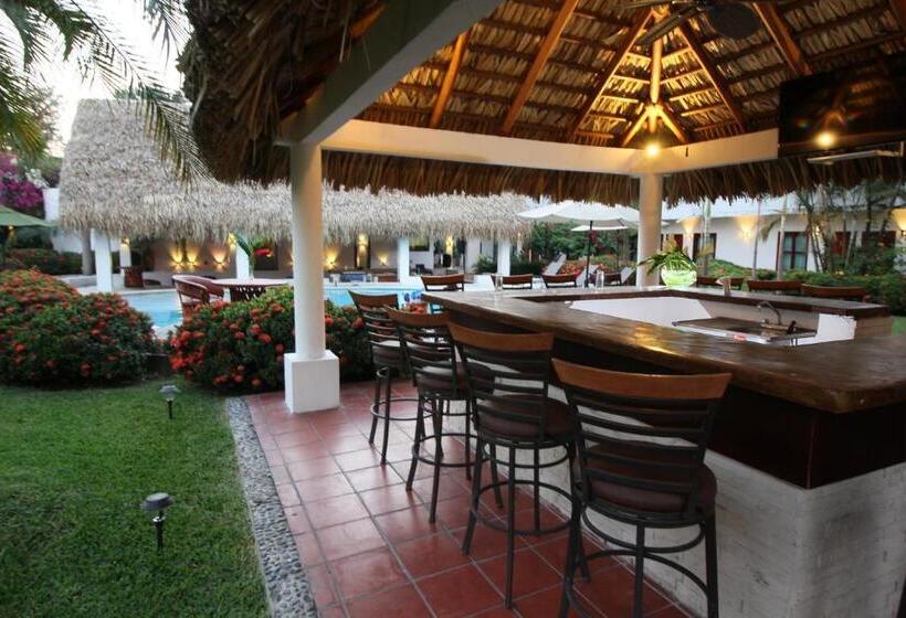 酒店 Villa Blanca Suites