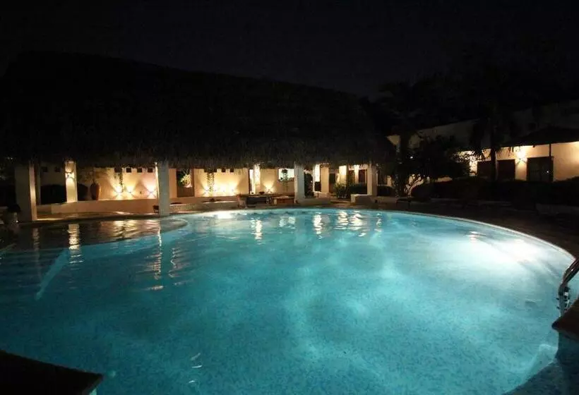ホテル Villa Blanca Suites