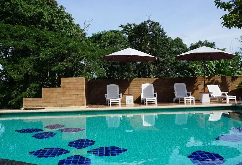 Bansaeo Garden And Resort