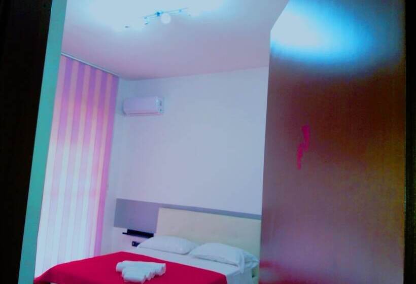 تختخواب و صبحانه 600 Passi Dalla Reggia