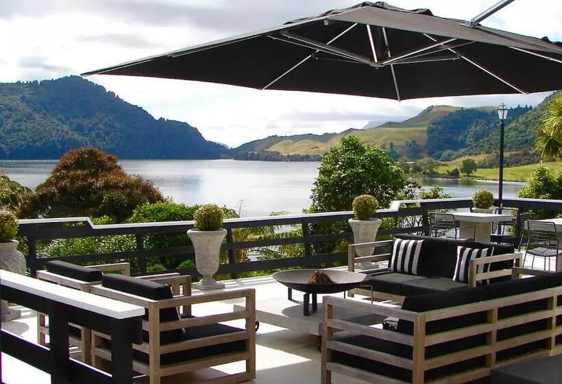 تختخواب و صبحانه Ngamihi Lodge
