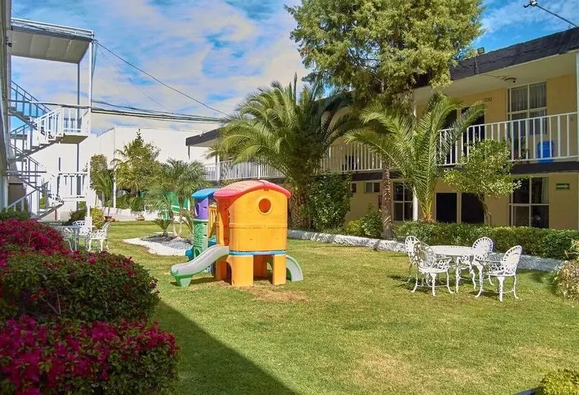 هتل Del Alba Inn & Suites