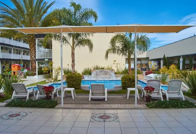 هتل Del Alba Inn & Suites