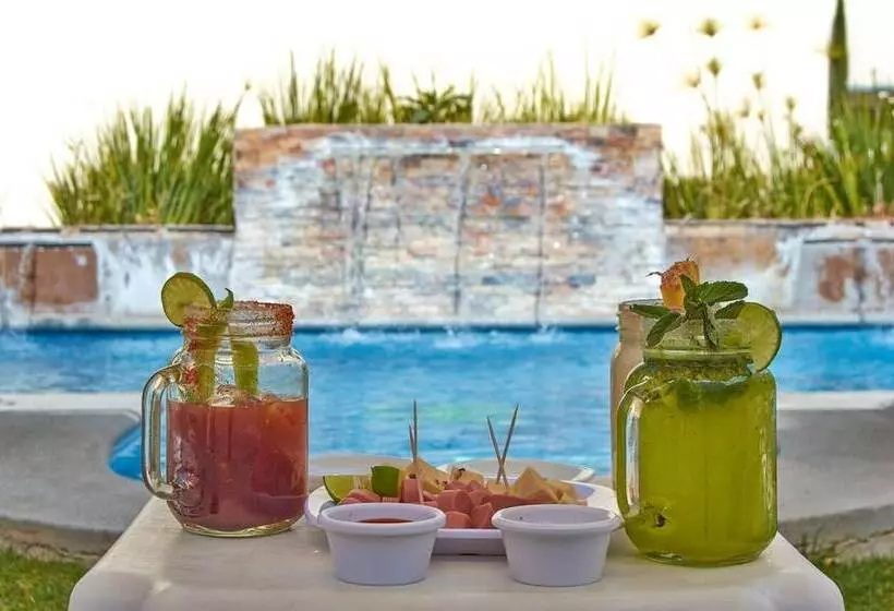 هتل Del Alba Inn & Suites