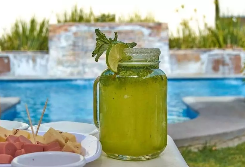 هتل Del Alba Inn & Suites