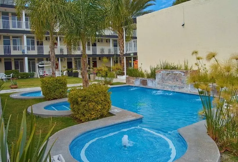 هتل Del Alba Inn & Suites