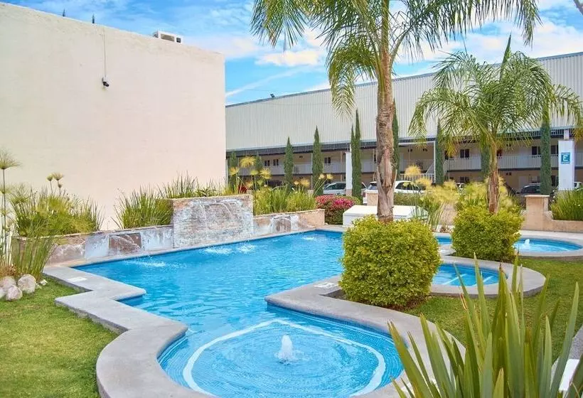 هتل Del Alba Inn & Suites