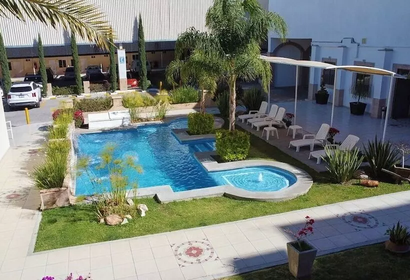هتل Del Alba Inn & Suites