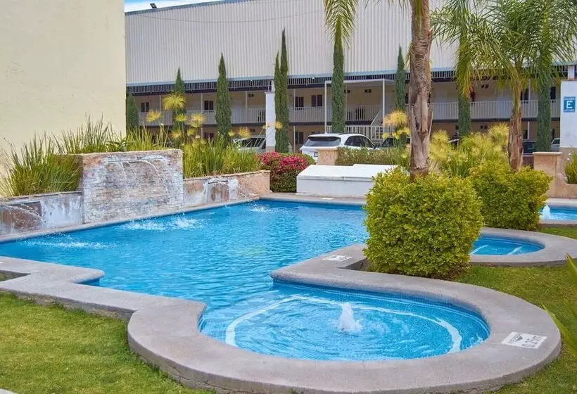 هتل Del Alba Inn & Suites