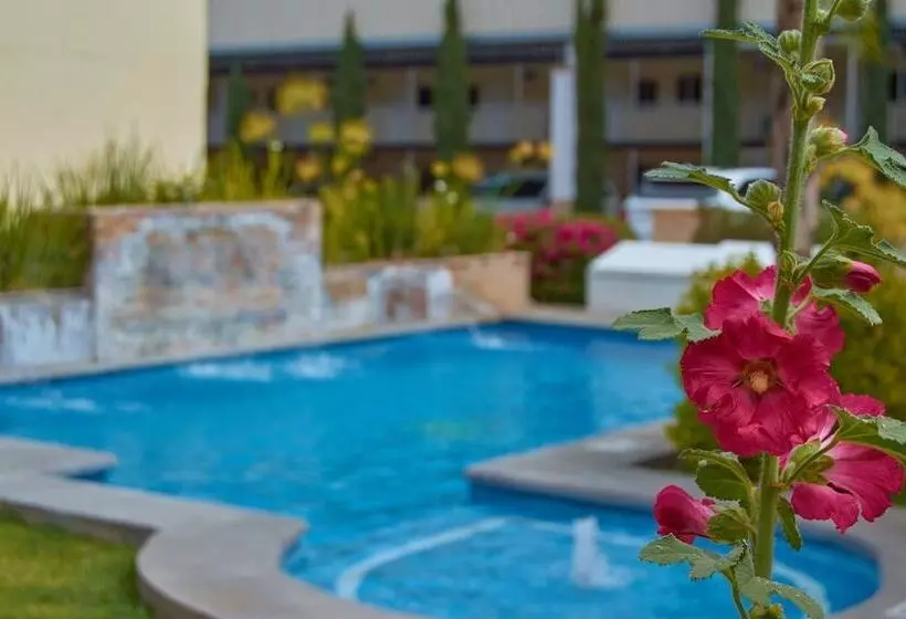 هتل Del Alba Inn & Suites