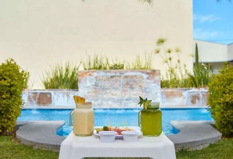 هتل Del Alba Inn & Suites