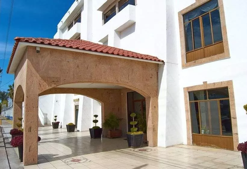 هتل Del Alba Inn & Suites