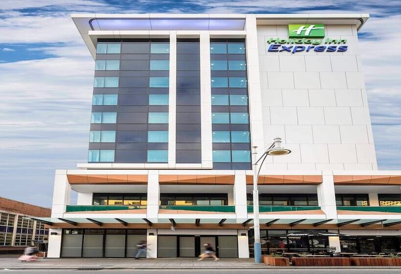 ホテル Holiday Inn Express Adelaide City Centre, An Ihg