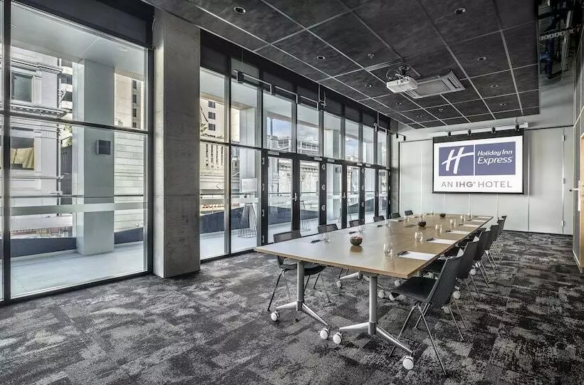 ホテル Holiday Inn Express Adelaide City Centre, An Ihg