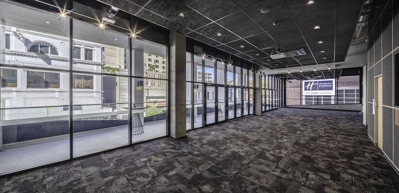 ホテル Holiday Inn Express Adelaide City Centre, An Ihg