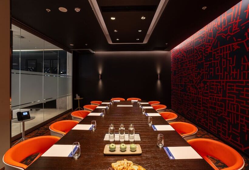 ホテル Holiday Inn Express Adelaide City Centre, An Ihg