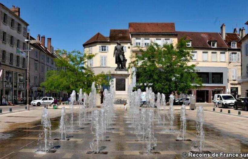 Отель Ibis Budget Lons Le Saunier