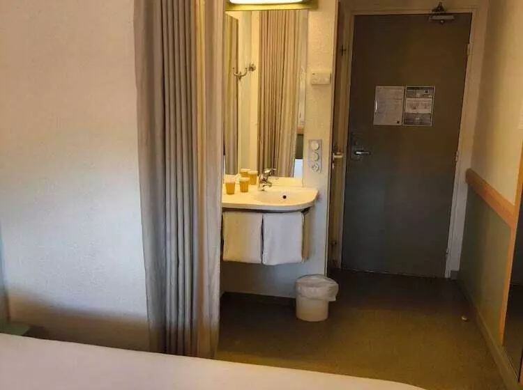 هتل Ibis Budget Lons Le Saunier