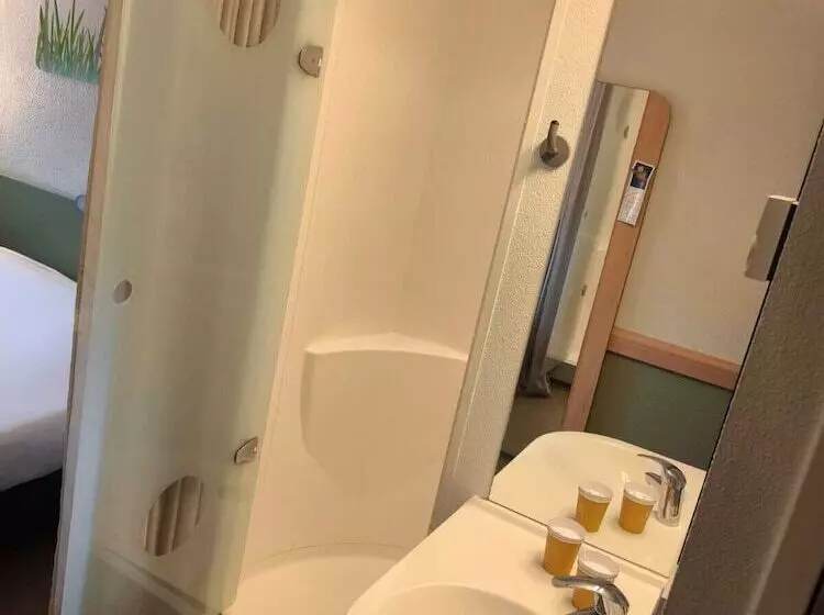 هتل Ibis Budget Lons Le Saunier