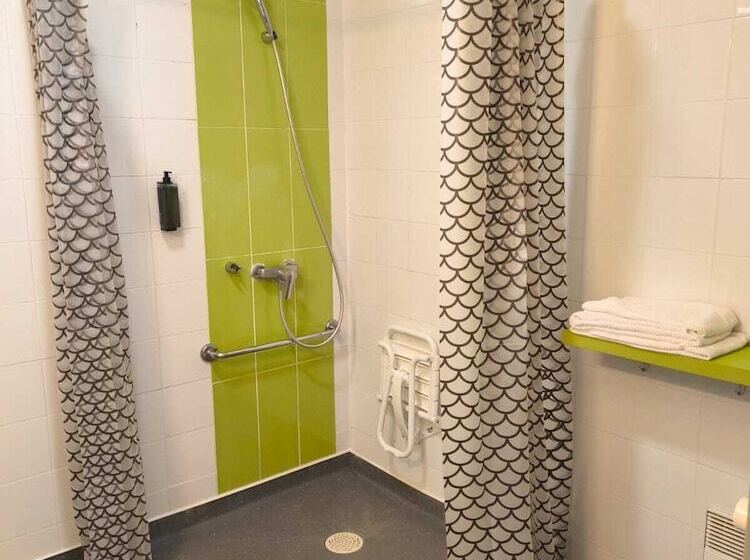 Отель Ibis Budget Lons Le Saunier