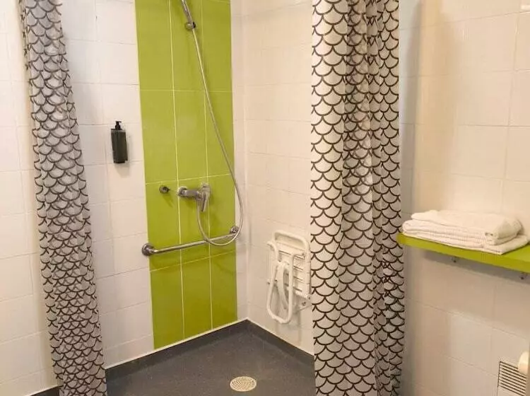 هتل Ibis Budget Lons Le Saunier