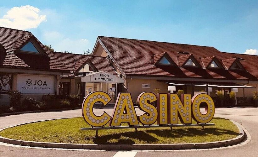 Отель Ibis Budget Lons Le Saunier