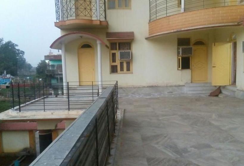 호텔 Binapani  & Restaurant