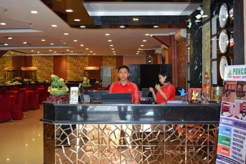ホテル Puncak Budget