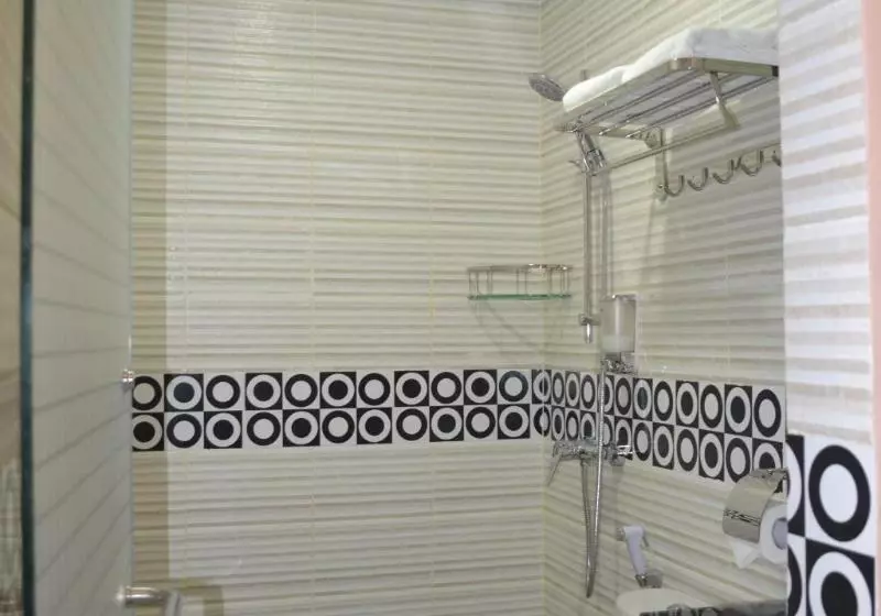 ホテル Puncak Budget
