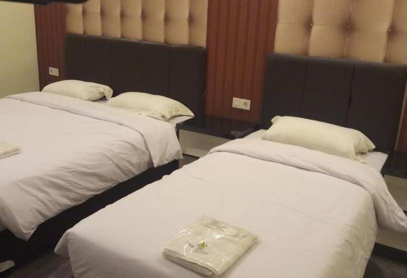 Отель Puncak Budget