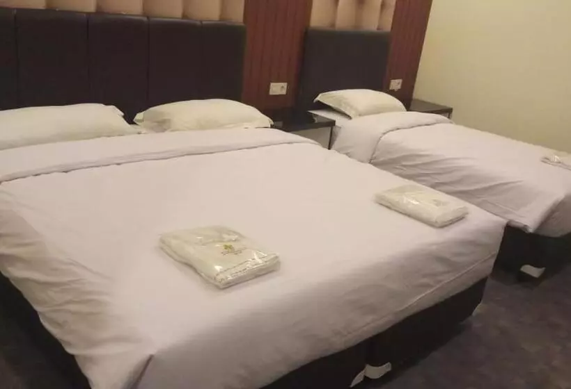 ホテル Puncak Budget