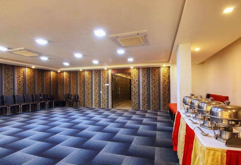 בית מלון כפרי Treebo Crystal Studio