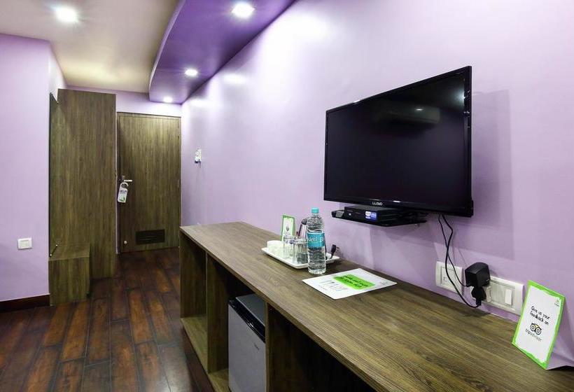 בית מלון כפרי Treebo Crystal Studio