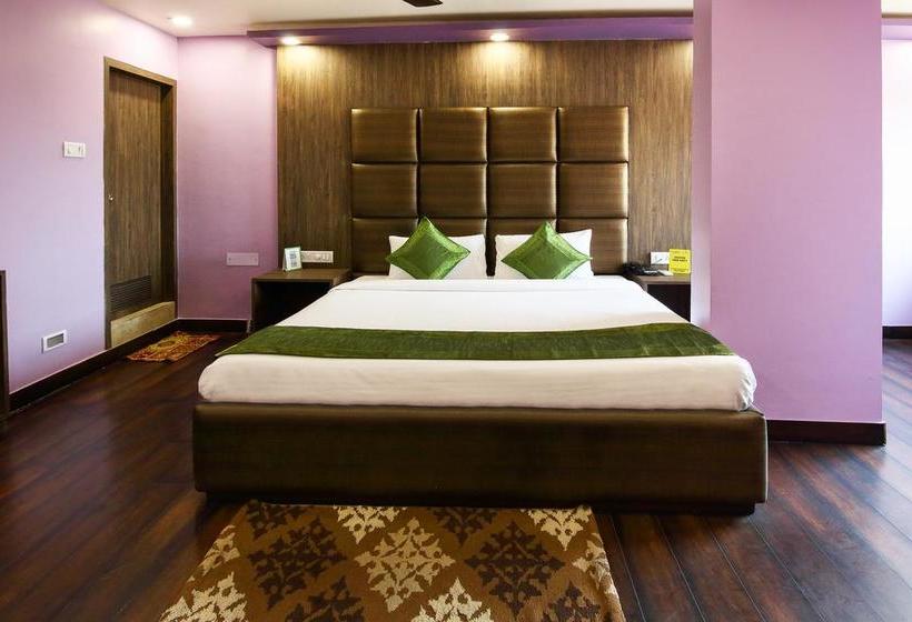 בית מלון כפרי Treebo Crystal Studio