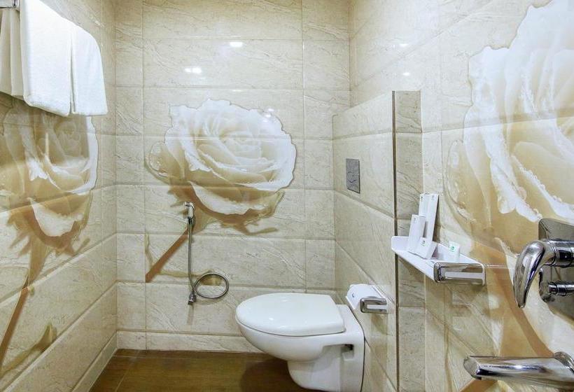 בית מלון כפרי Treebo Crystal Studio