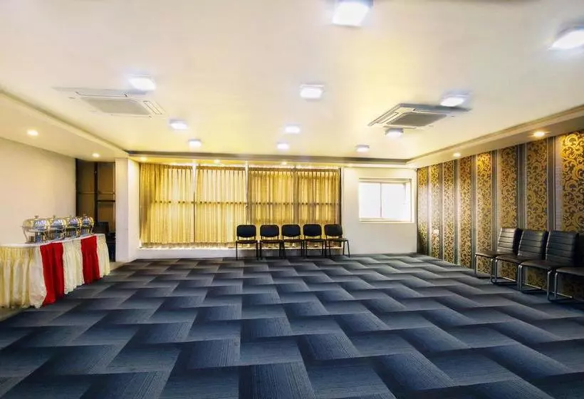 Hôtel Treebo Crystal Studio