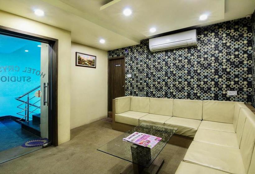 בית מלון כפרי Treebo Crystal Studio