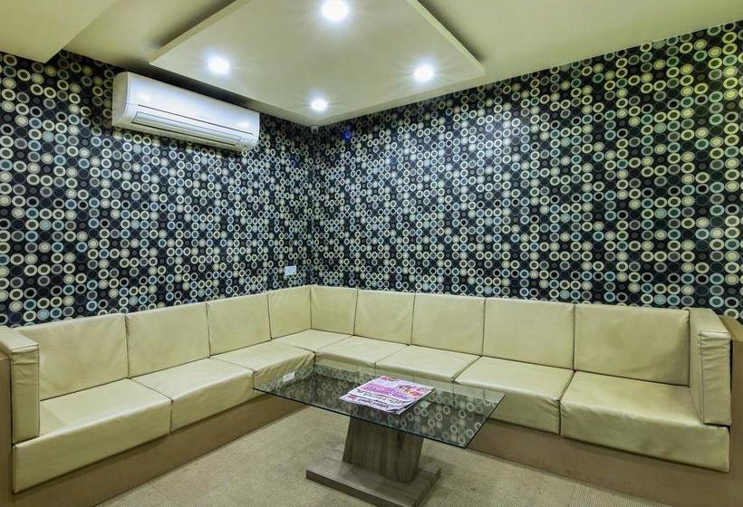 בית מלון כפרי Treebo Crystal Studio