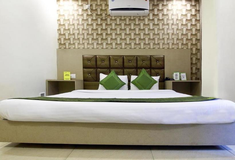 בית מלון כפרי Treebo Crystal Studio