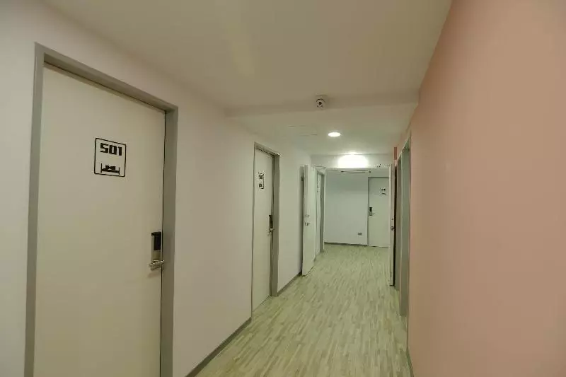 Flyinn Hostel