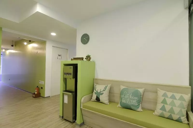 Flyinn Hostel