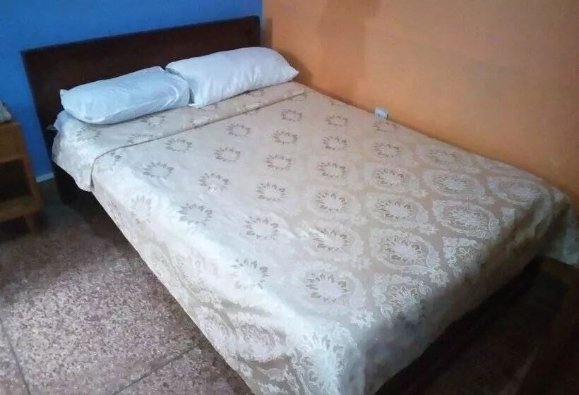 هتل Batian Grand