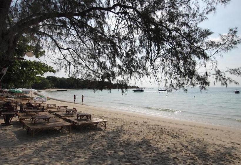 Hôtel Crescent Bay Resort