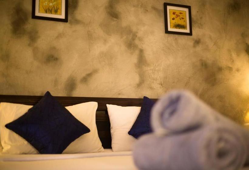 Hôtel Crescent Bay Resort