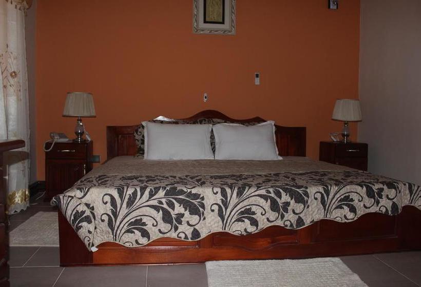 호텔 Oguaa Apartments & Lodging